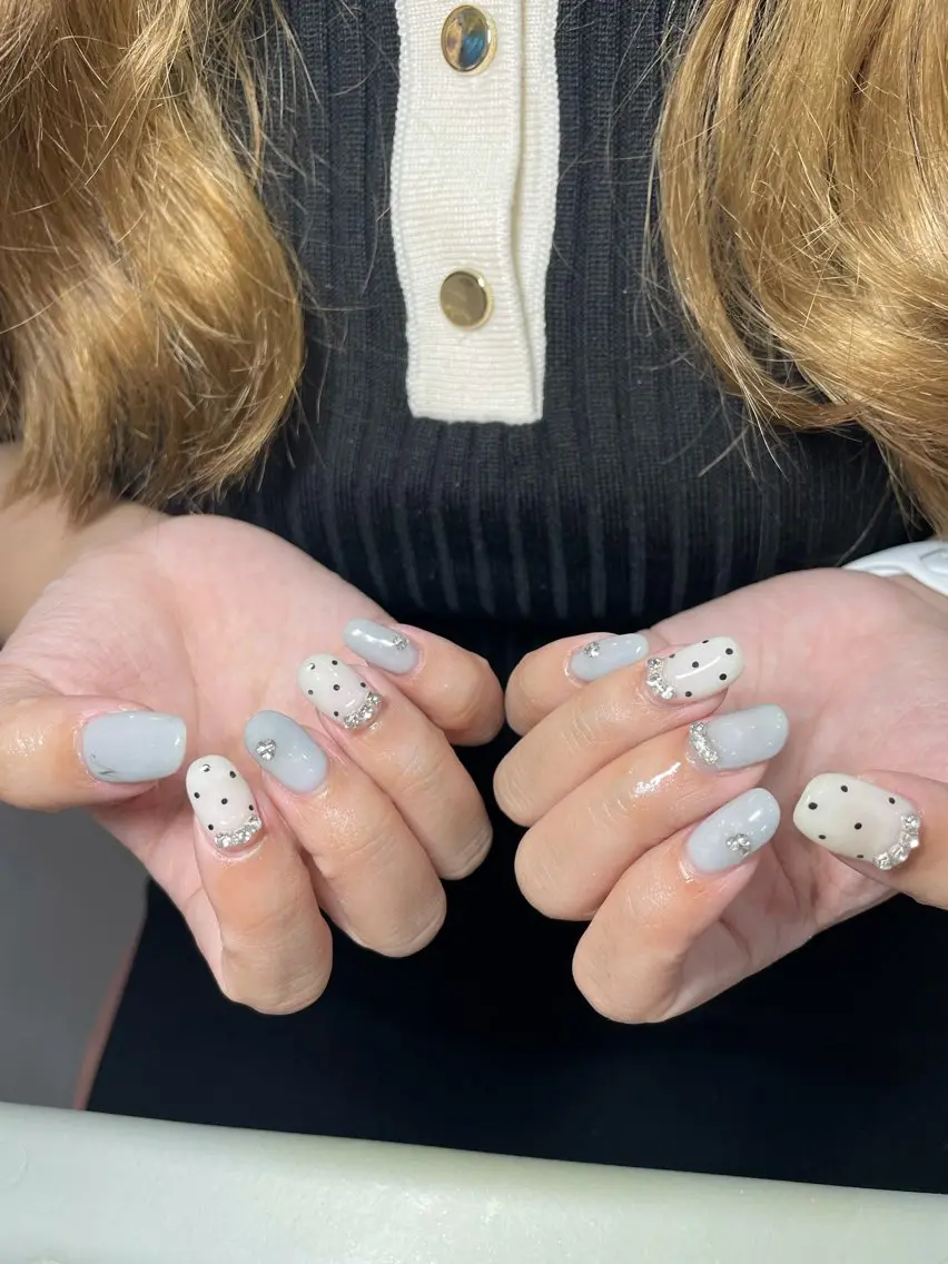 ネイル LAVISH 大和店 emi・:*+のネイルデザイン