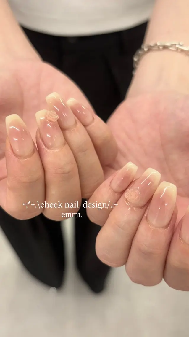ネイル チークネイル フレンチネイル ガーリー 氷ネイル・うるうるネイル キラキラネイル ハンドネイル emmi nailのネイルデザイン