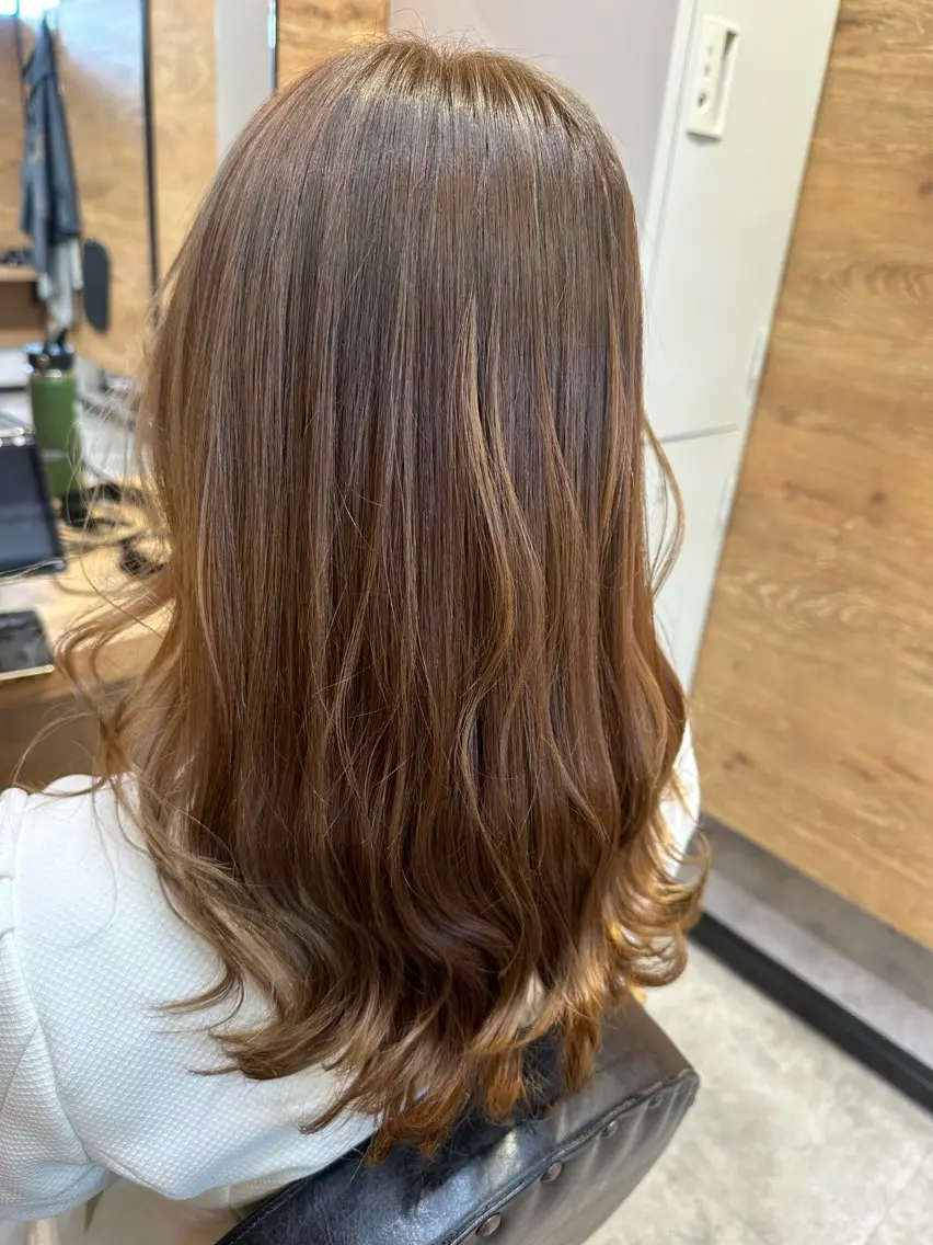 セミロング カラー カット ヘアカラー coupe ciseauxのヘアスタイル