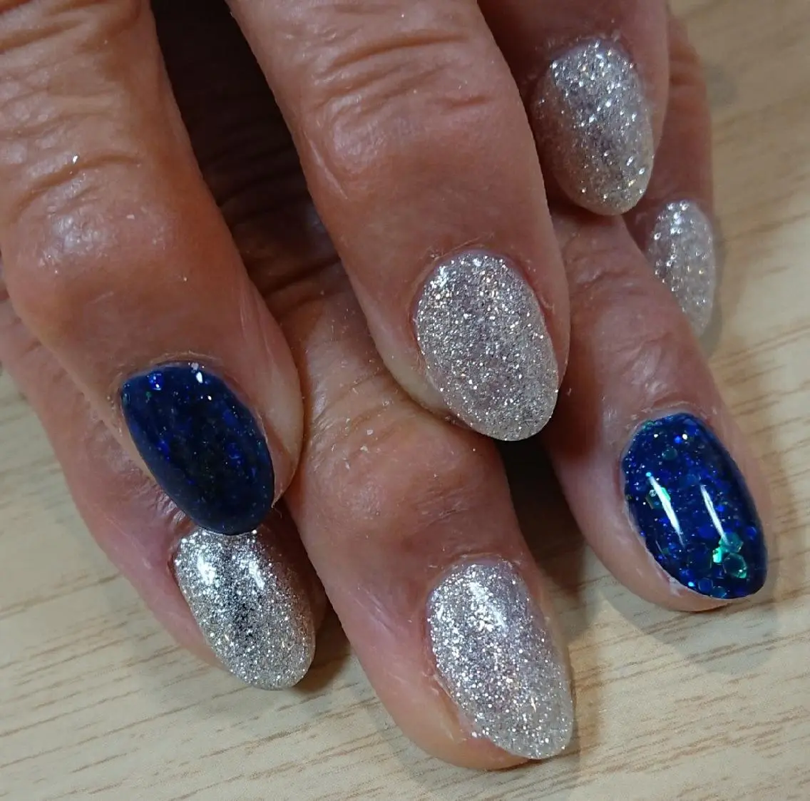 ネイル クリアネイル ネイビー シルバー ハンドネイル Lilith Nailのネイルデザイン