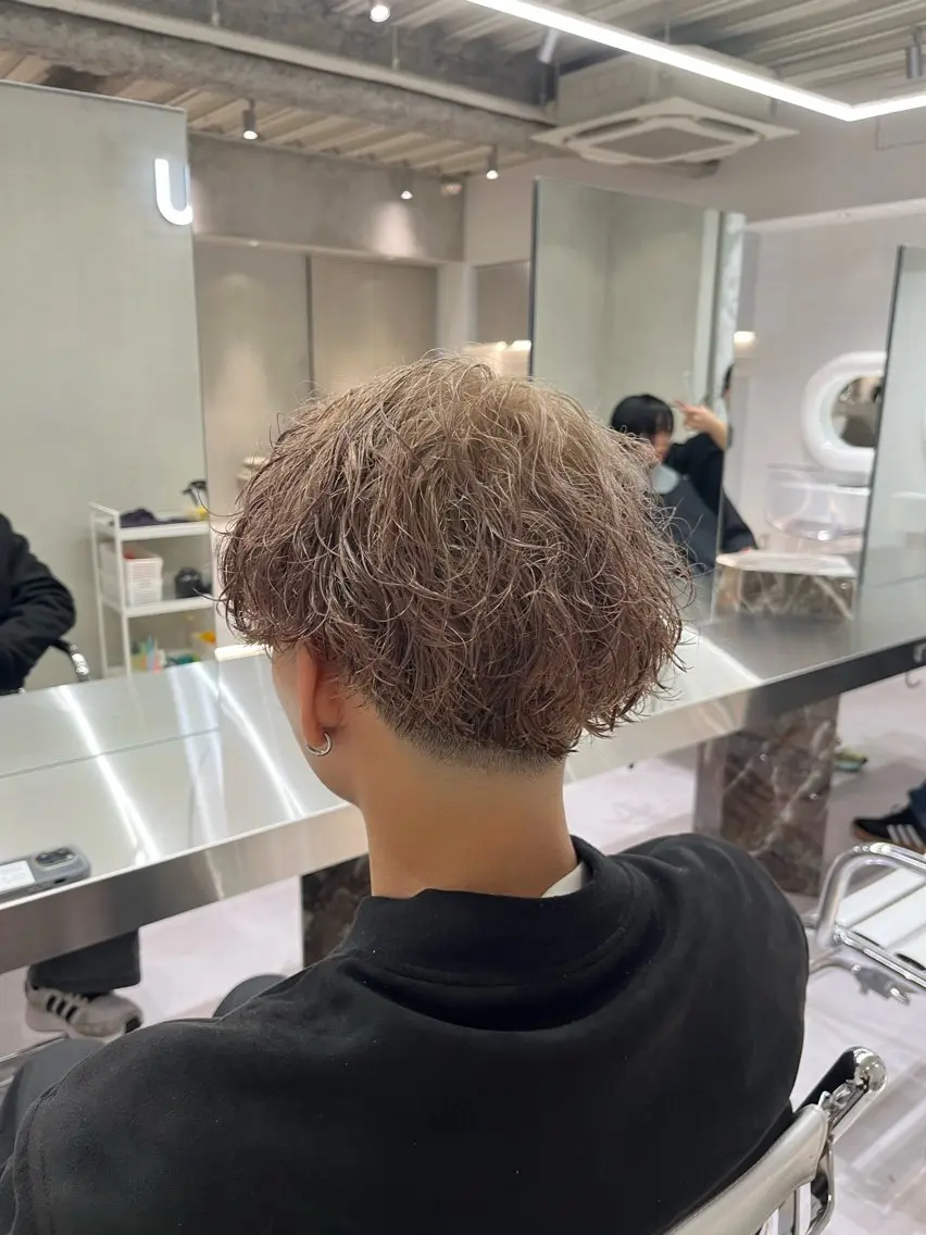 ショート パーマ メンズ ⚡メンズパーマフ ェードカットTomyのヘアスタイル