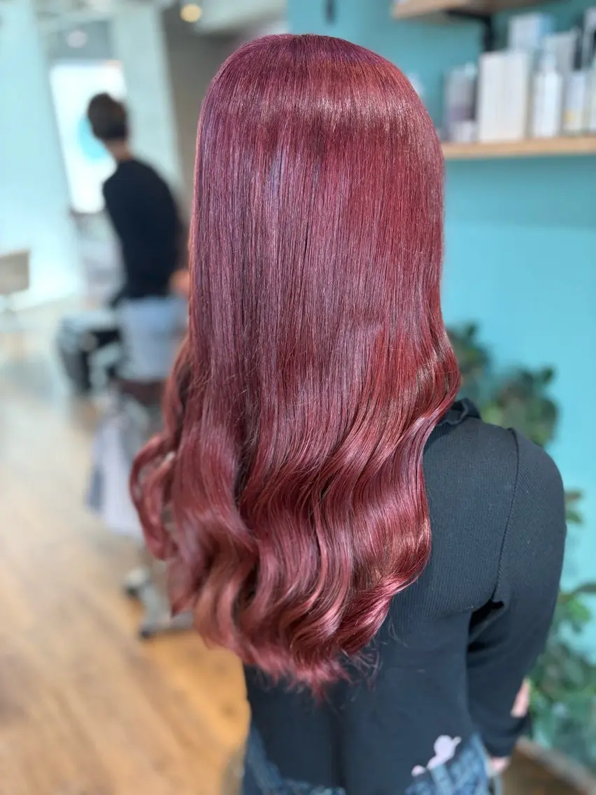 セミロング カラー ピンクカラー レッドカラー 🩵ReiNa 🩵のヘアスタイル