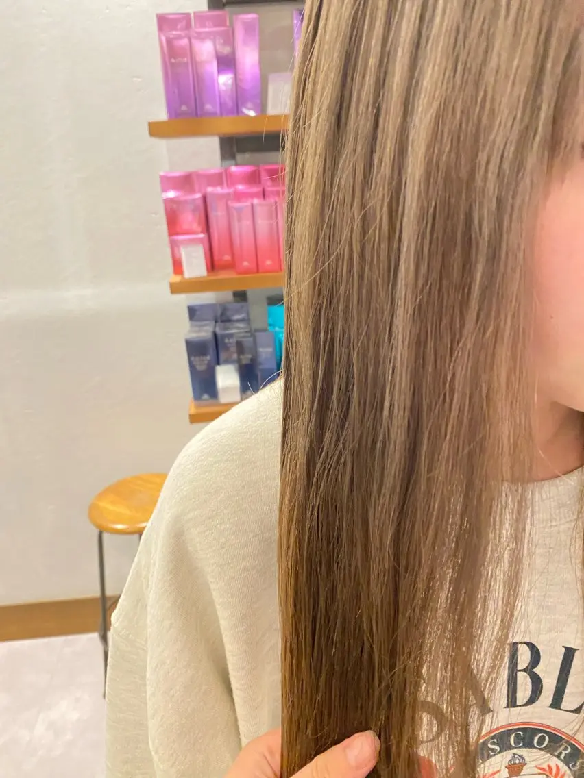 ロング カラー ブリーチ カット ヘアカラー トリートメント 希優🌺ソムリエ /ブリーチ/カットのヘアスタイル