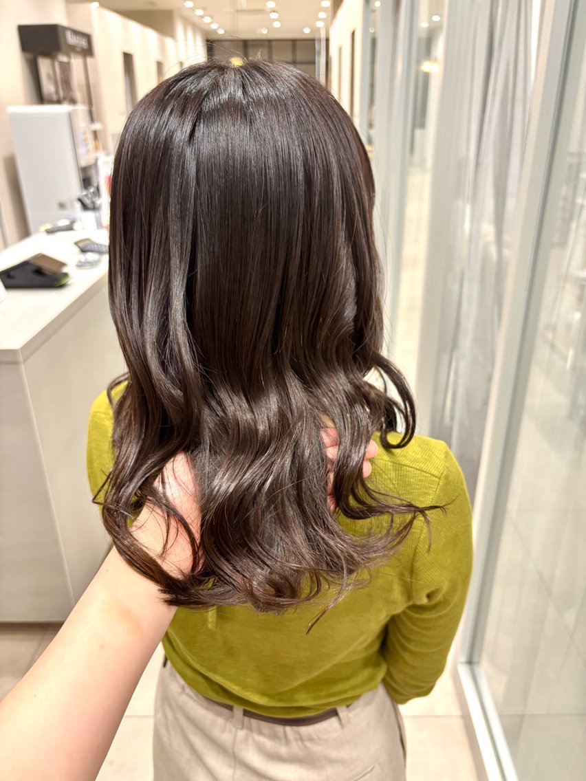 セミロング カット ヘアカラー トリートメント "今"だけでない美髪 KOTOMIのヘアスタイル
