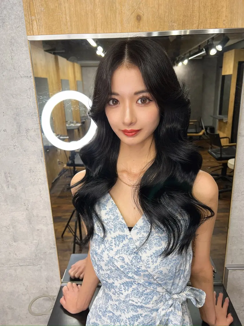 ロング カラー ヘアアレンジ レイヤー/顔周り 韓国ヘア森田和貴のヘアスタイル