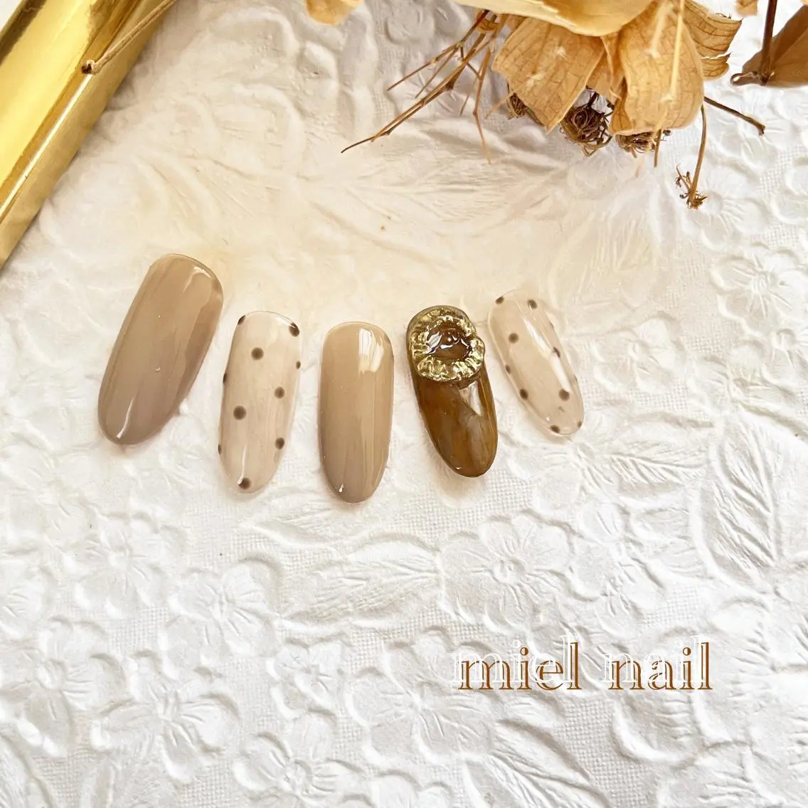 ネイル ドット ジェルネイル miel nailのネイルデザイン