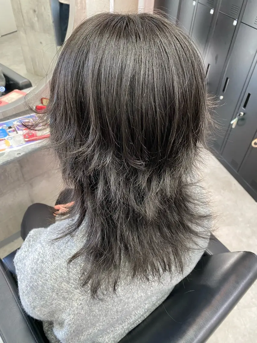 ミディアム ヘアアレンジ 外ハネヘア ウルフカット 國分 伸也のヘアスタイル