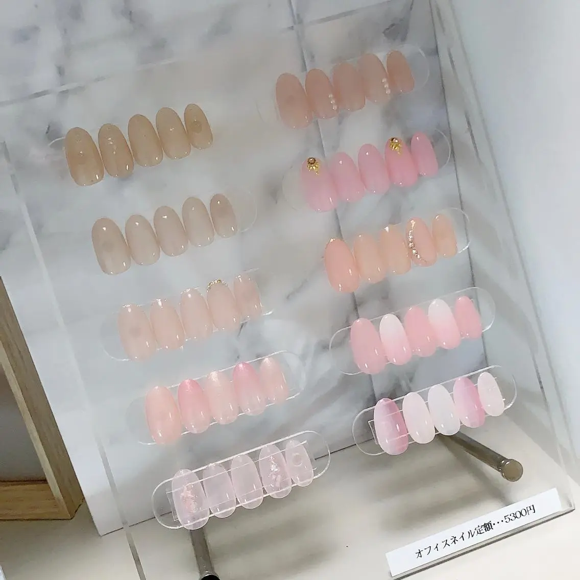 ネイル フレンチネイル グラデーション オフィスネイル ワンカラーネイル -nailroom- familiaのネイルデザイン