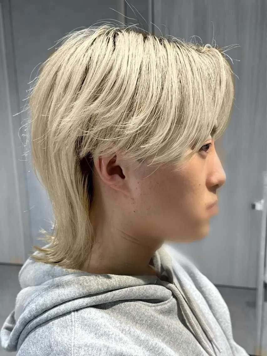 カラー メンズ センターパート ダウンパーマ カルマパーマ マッシュ メンズパーマ 野村 俊太のヘアスタイル
