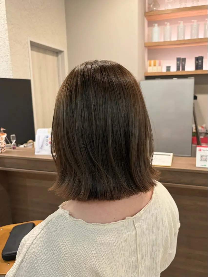 ショート カラー ボブレイヤー ベージュカラー オリーブベージュ ボブ レイヤーカット たなか もえなのヘアスタイル