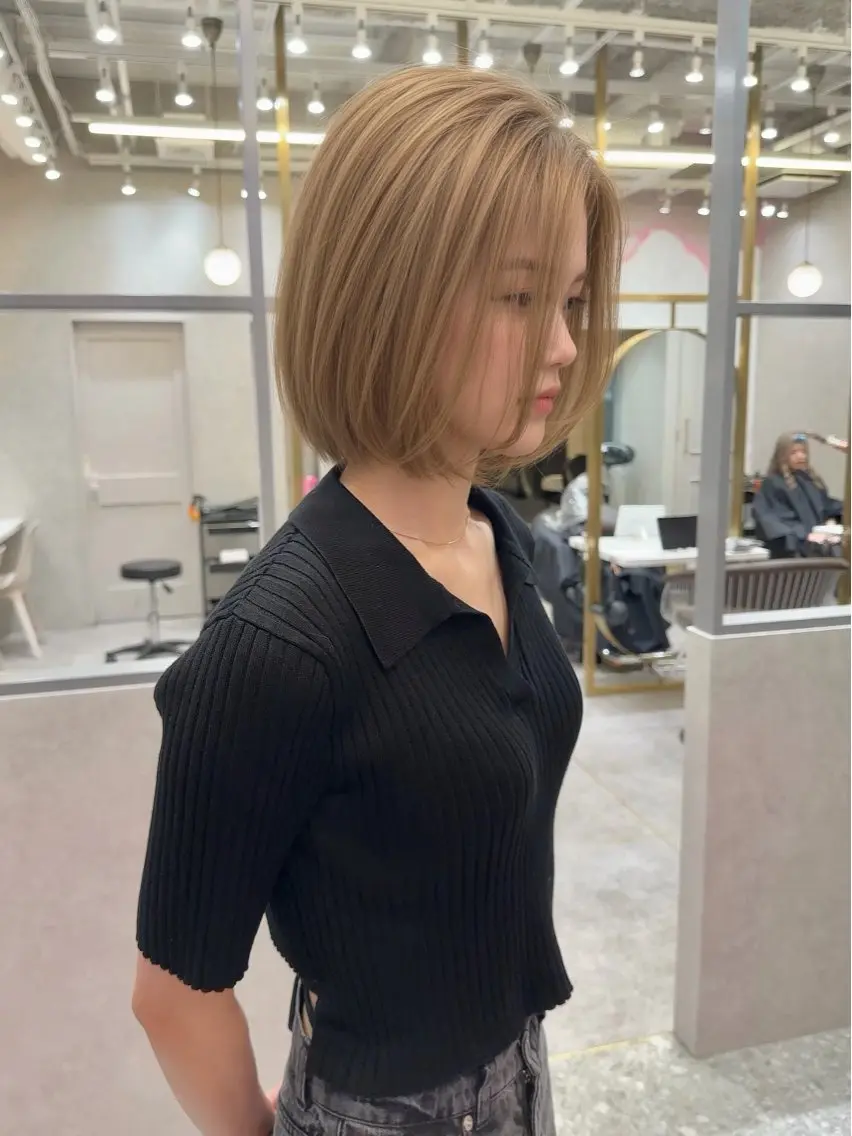 ミディアム カラー ヘアカラー トリートメント tomoya 透明感のグレージュのヘアスタイル