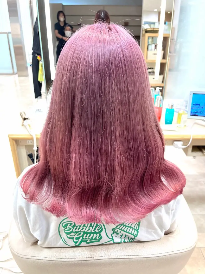セミロング カラー ヘアカラー トリートメント 暖色/ブリーチカラー 🎀 M i k uのヘアスタイル