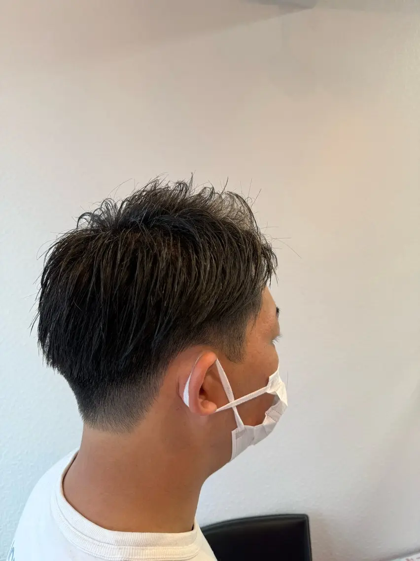 ショート メンズ カット ヘアカラー MK men'sのヘアスタイル