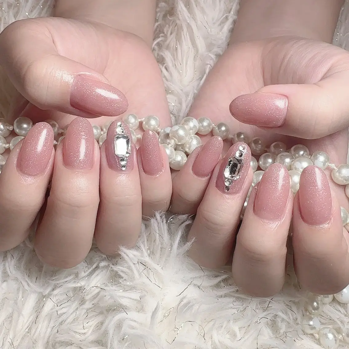 ネイル ストーンネイル EMU NAILのネイルデザイン