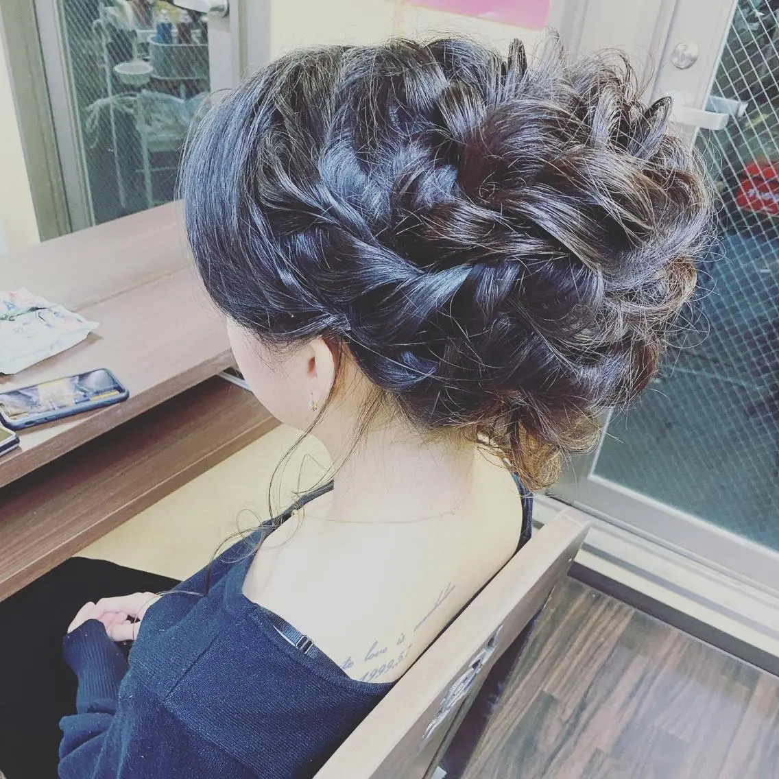 ミディアム お団子ヘア ヘアセット 泉 汐織のヘアスタイル
