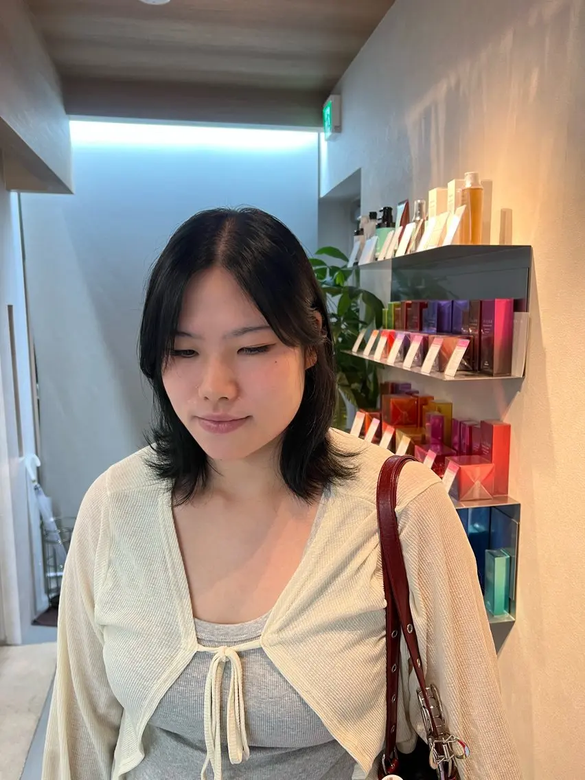 ミディアム 森川 紗菜のヘアスタイル