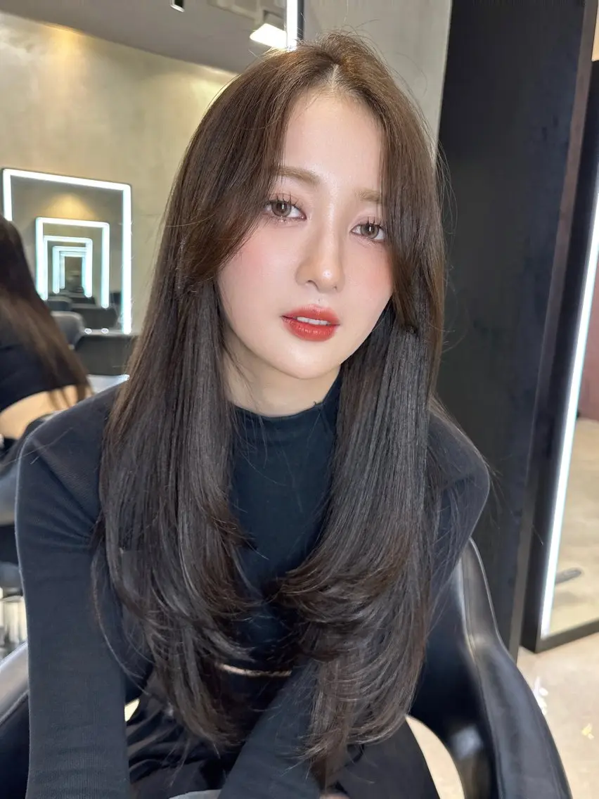 ロング カラー ダークグレー ダークグレージュ グレージュ 韓国風ヘア レイヤーカット 🍀美髪クリエイター 味田　雅宏🍀のヘアスタイル