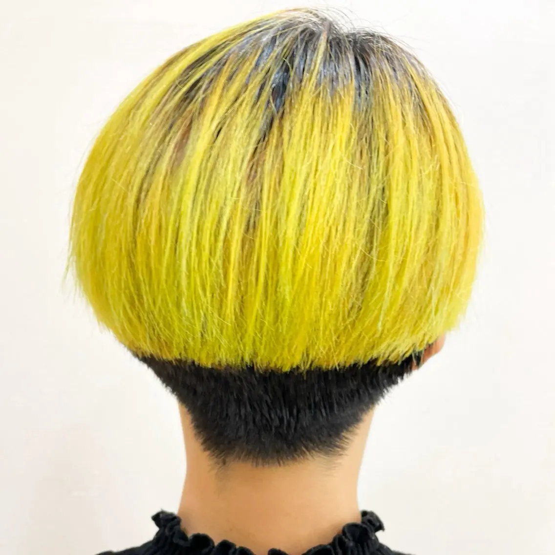 ショート カラー メンズ メンズブリーチ ブリーチ ケアブリーチ イエローカラー デザインカラー/ 推しの配色 肥後のヘアスタイル