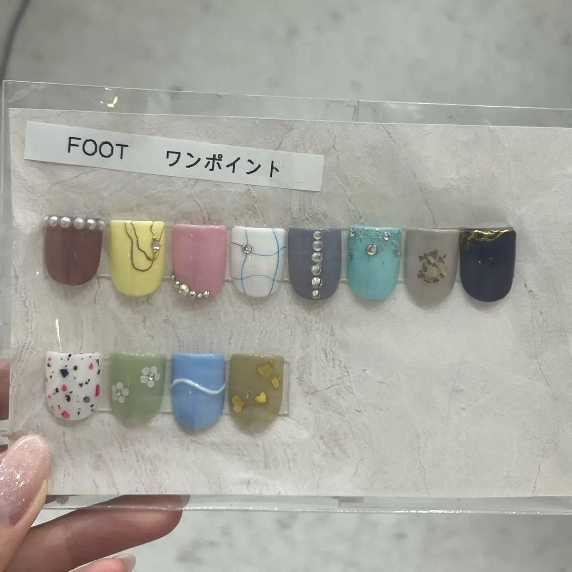【Foot】ジェルオフ有 ワンカラーワンポイントの写真