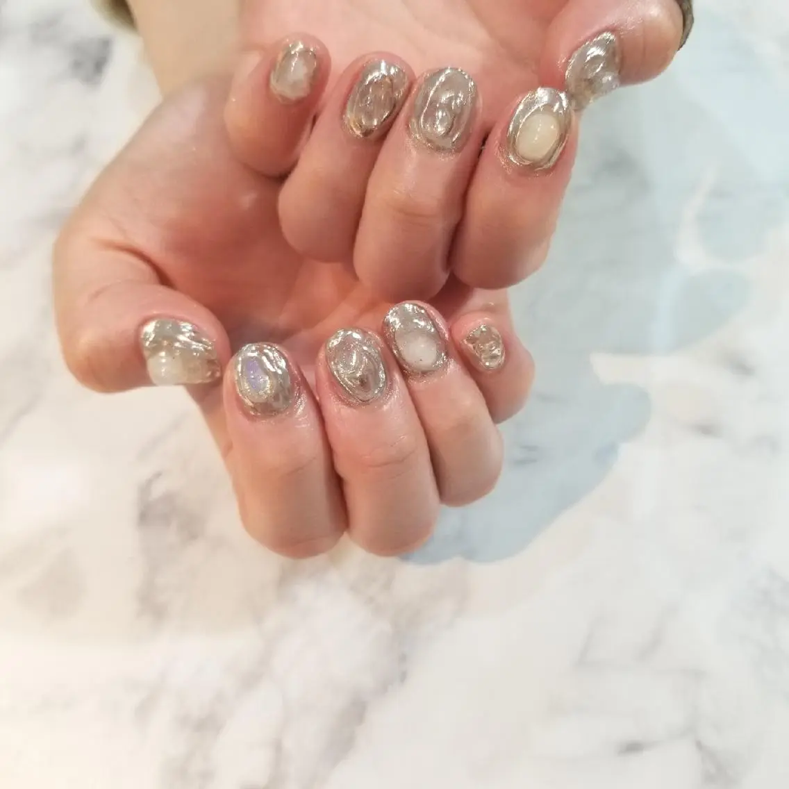 ネイル ミラーネイル ニュアンスネイル ハンドネイル nijiiro🌈 サトウのネイルデザイン
