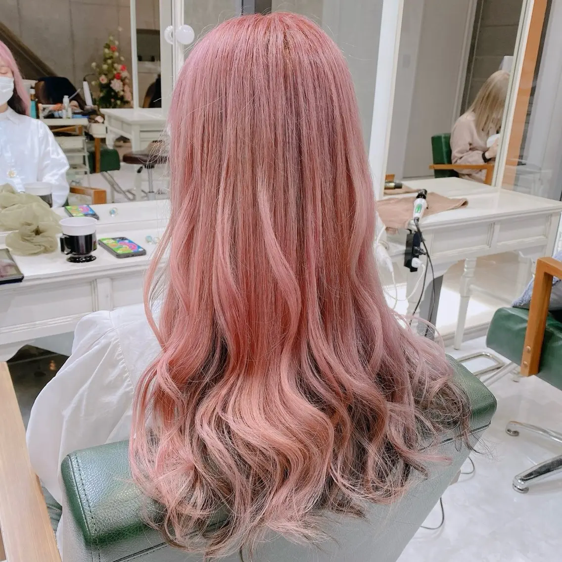 ロング カラー 黒髪 ブリーチ デザインカラー ハイトーンカラー インナーカラー ヘアカラー トリートメント DAYS Men’sのヘアスタイル