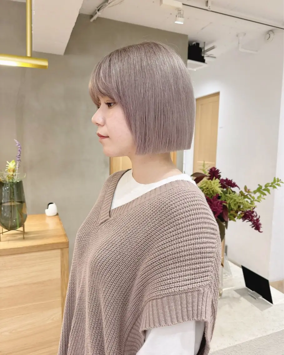 ミディアム カラー ベージュカラー ダブルカラー イヤリングカラー イルミナカラー ミルクティーベージュ ヘアカラー トリートメント ボブ/縮毛矯正 🌟梅田盛一🌟のヘアスタイル