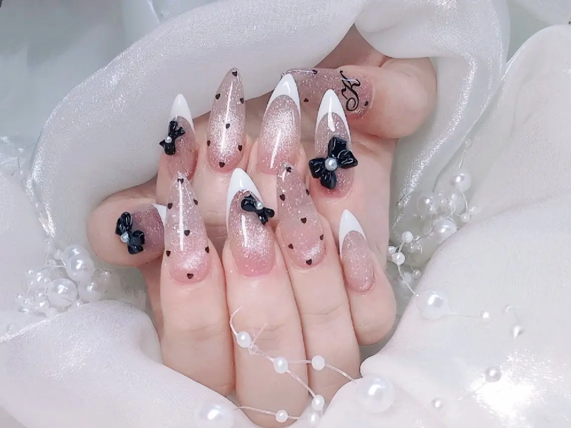 ネイル 長さ出し ジェルネイル キラキラネイル ラメ(グリッター) ニュアンスネイル Chouette Nailのネイルデザイン