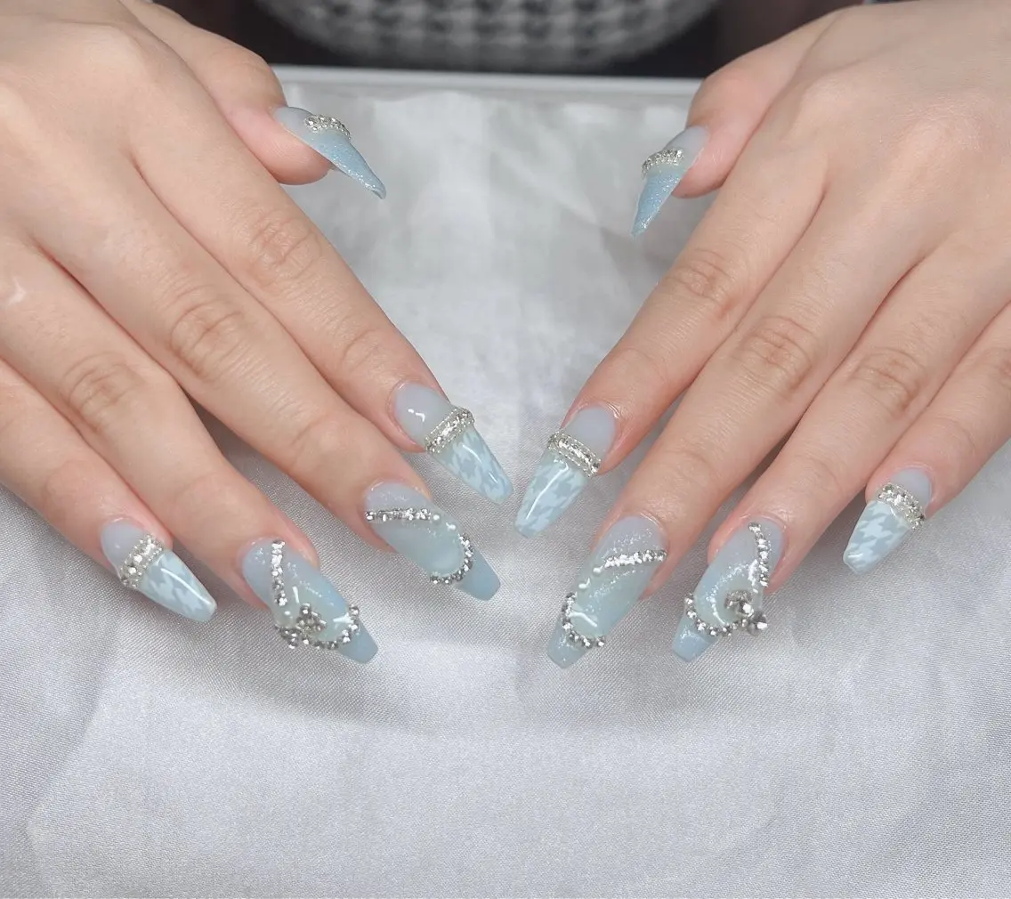 ネイル 長さ出し グラデーション キラキラネイル マグネットネイル ニュアンスネイル Lee Nails チップ長さだし専門店のネイルデザイン