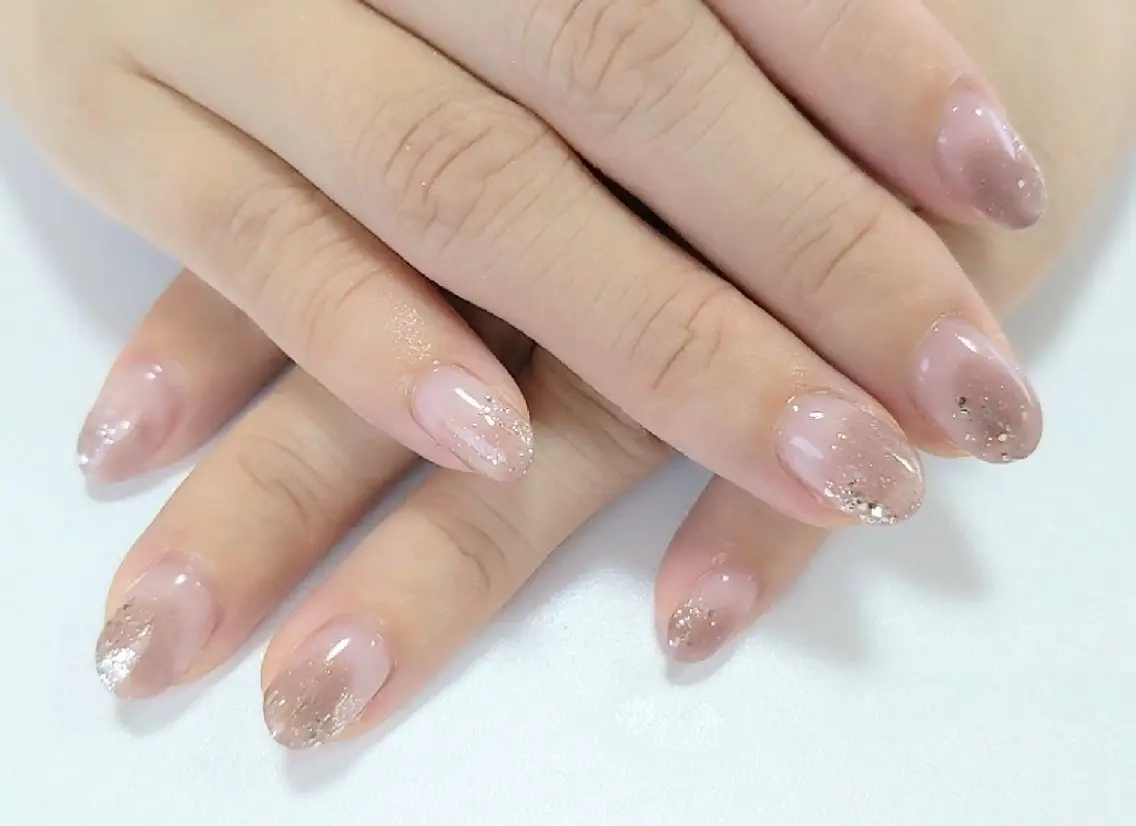 ミディアム ハンドネイル diva LurA namiのネイルデザイン