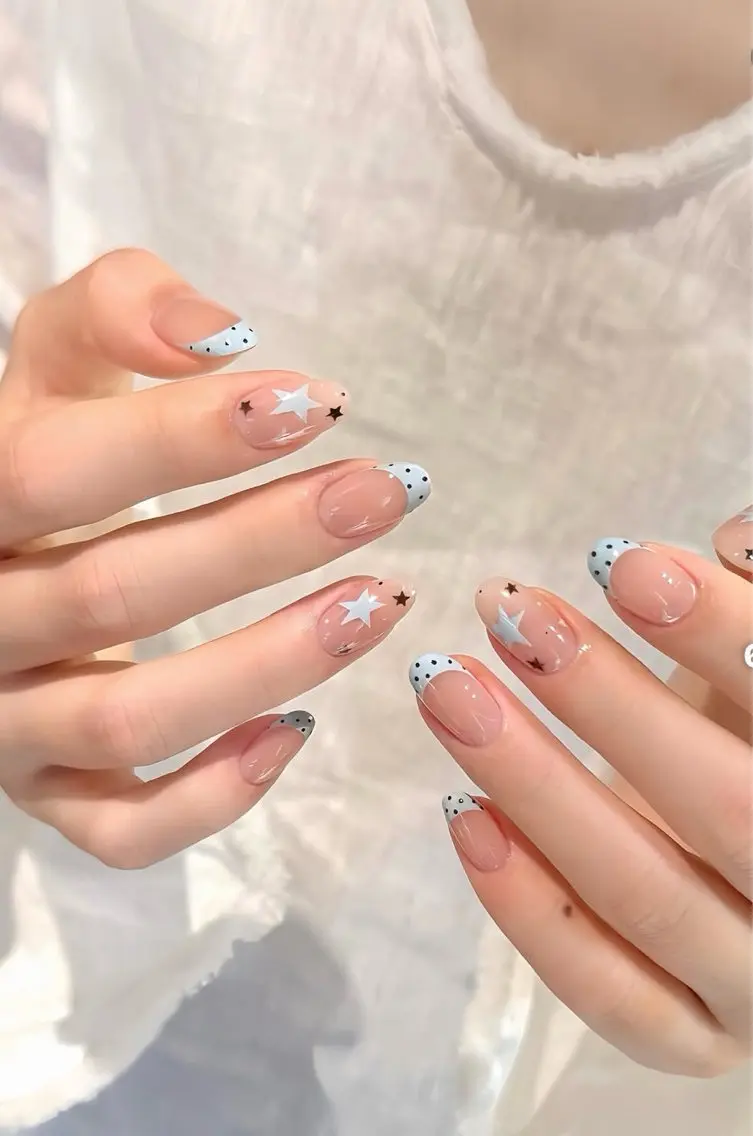 ネイル アートネイル オーロラネイル フレンチネイル ジェルネイル ガラスフレンチ ハンドネイル JISOO ANA.CHUOのネイルデザイン