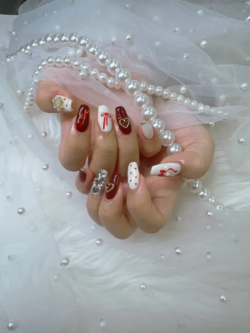 ネイル フレンチネイル ジェルネイル ガラスフレンチ キラキラネイル マグネットネイル Queeens nailのネイルデザイン