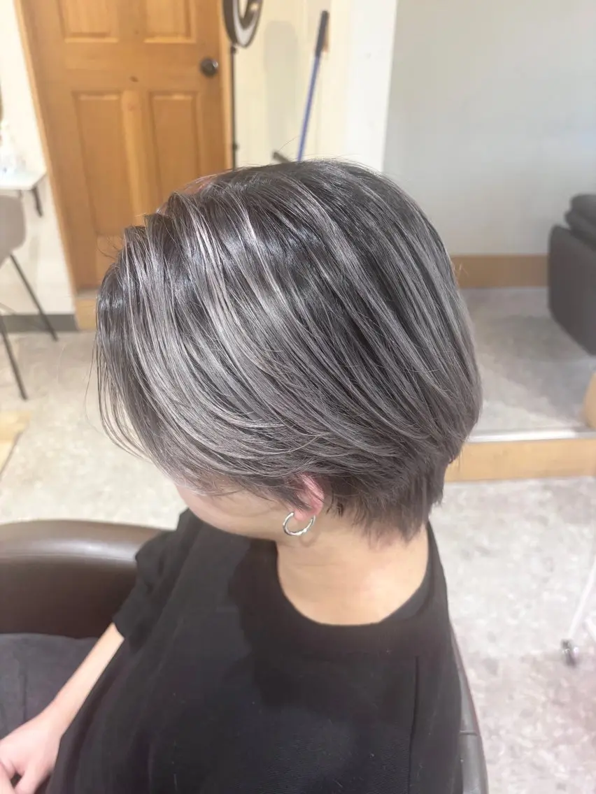 ショート カラー メンズ ハイトーン/ブリーチ 🦋デザイン森山陽向のヘアスタイル