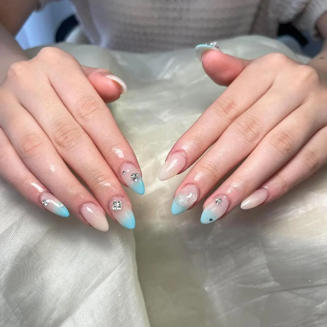 ネイル アートネイル チークネイル ドット フットネイル フレンチネイル ハンドネイル Mika Nails 心斎橋のネイルデザイン