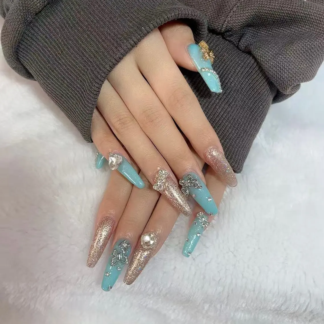ネイル Amina nail salonのネイルデザイン