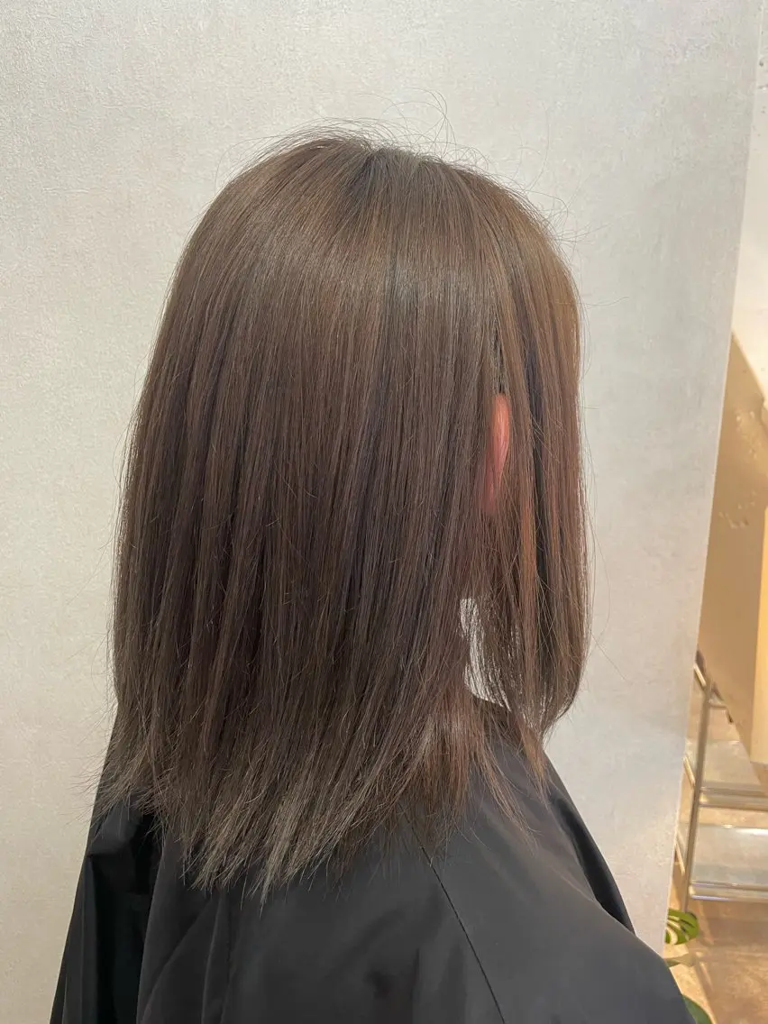 ミディアム カラー 佐藤 結衣のヘアスタイル