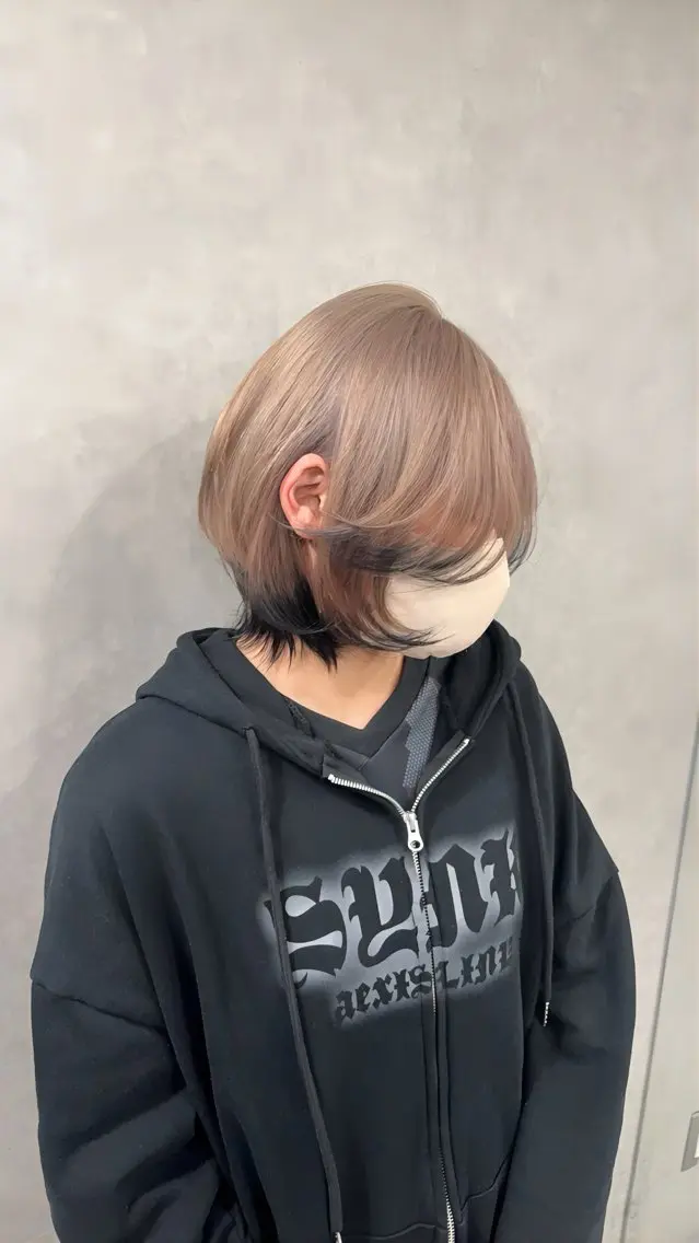ショート カラー がわ/ハイレイヤー /ハイトーンカラーのヘアスタイル
