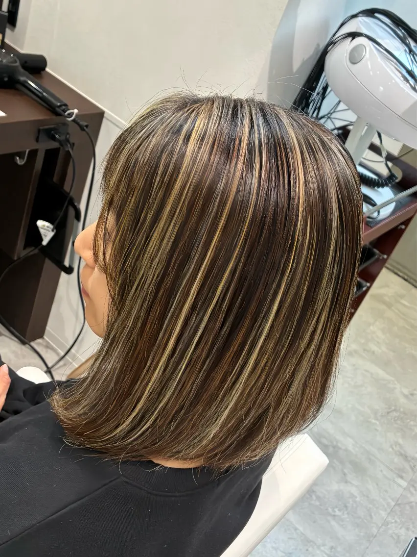 セミロング カラー 透明感カラー ハイライトカラー ボブ ハイライト ✨白髪ぼかし/ ショート✨吉岡 弘のヘアスタイル