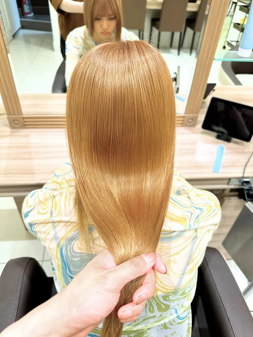 ロング カラー ヘアカラー トリートメント 髪質改善ストレート インナーカラーハズキのヘアスタイル