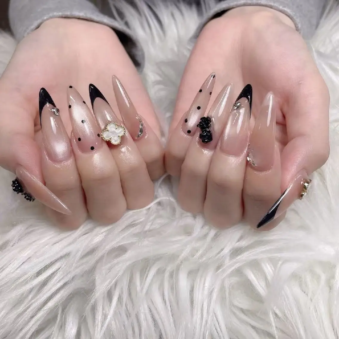 ネイル ENsalon AKIRAのネイルデザイン