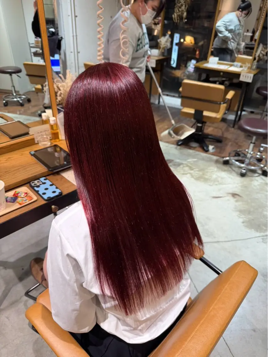 ロング ヘアカラー 亀山 由里菜のヘアスタイル