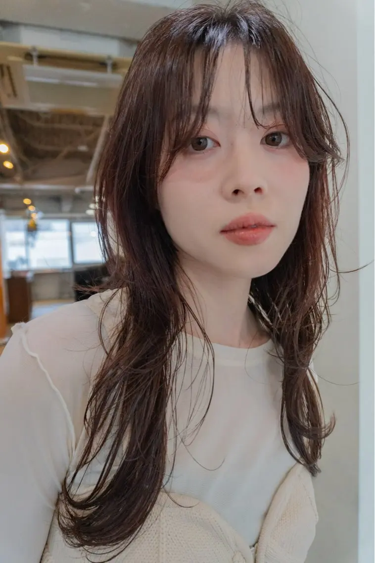セミロング カラー ブラウンカラー 透明感カラー レイヤーカット カット ヘアカラー トリートメント レイヤー／似合わせ TAKUYAのヘアスタイル