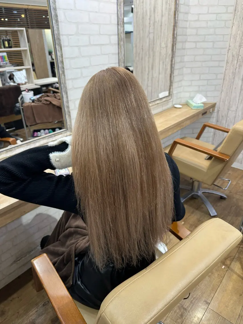 ロング カラー ベージュカラー ミルクティーベージュ エクステ RAMU 🎀のヘアスタイル