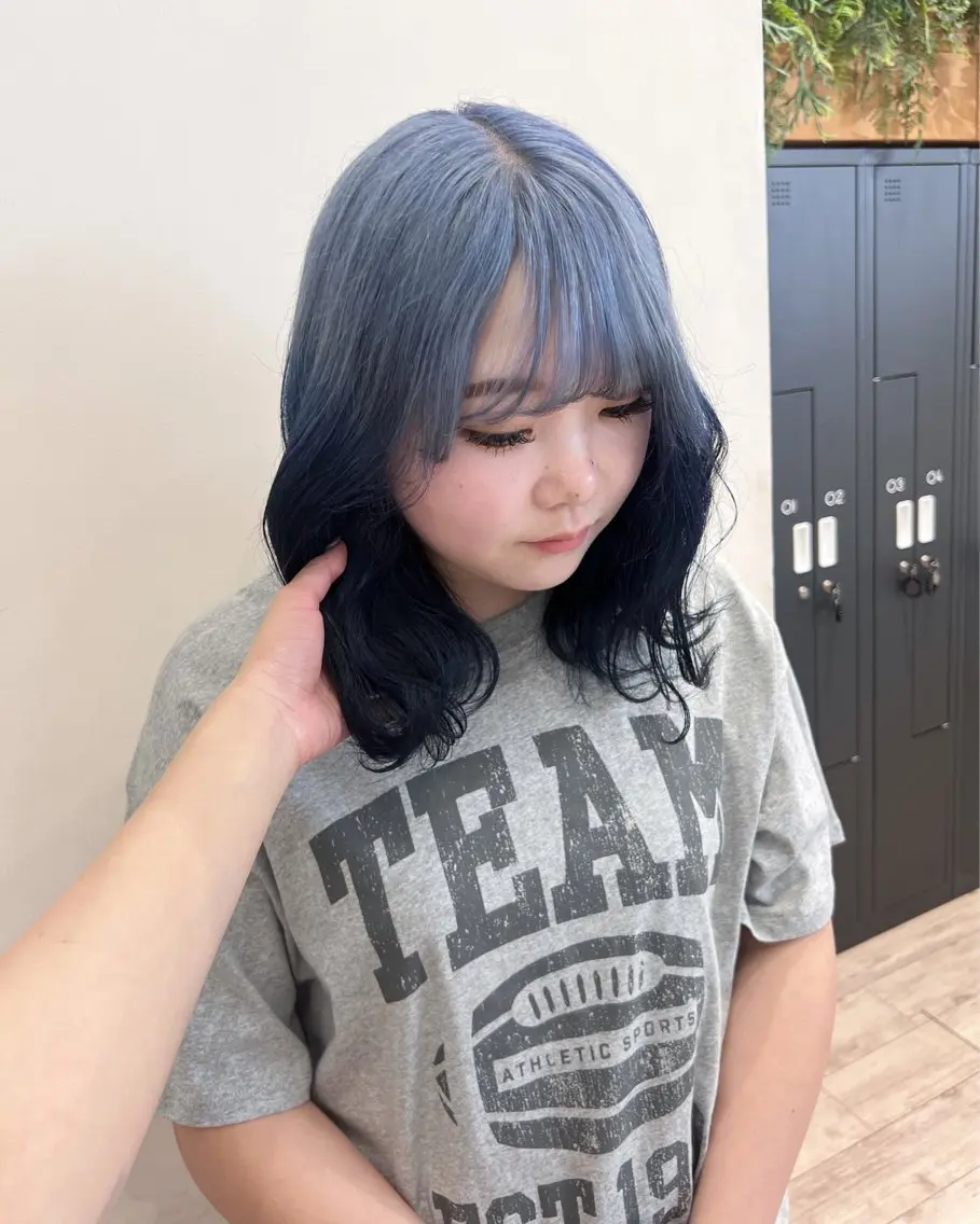 ミディアム カラー ネイビーカラー 顔まわり🎀レイヤー 心斎橋【あやか】🎀のヘアスタイル