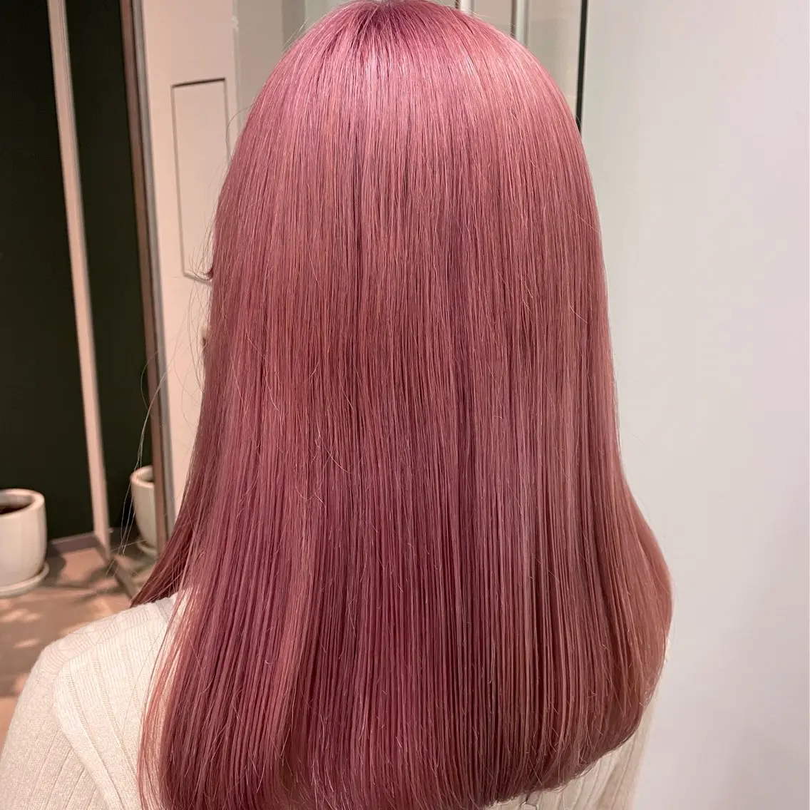 セミロング カラー ピンクカラー ひなた あゆみのヘアスタイル
