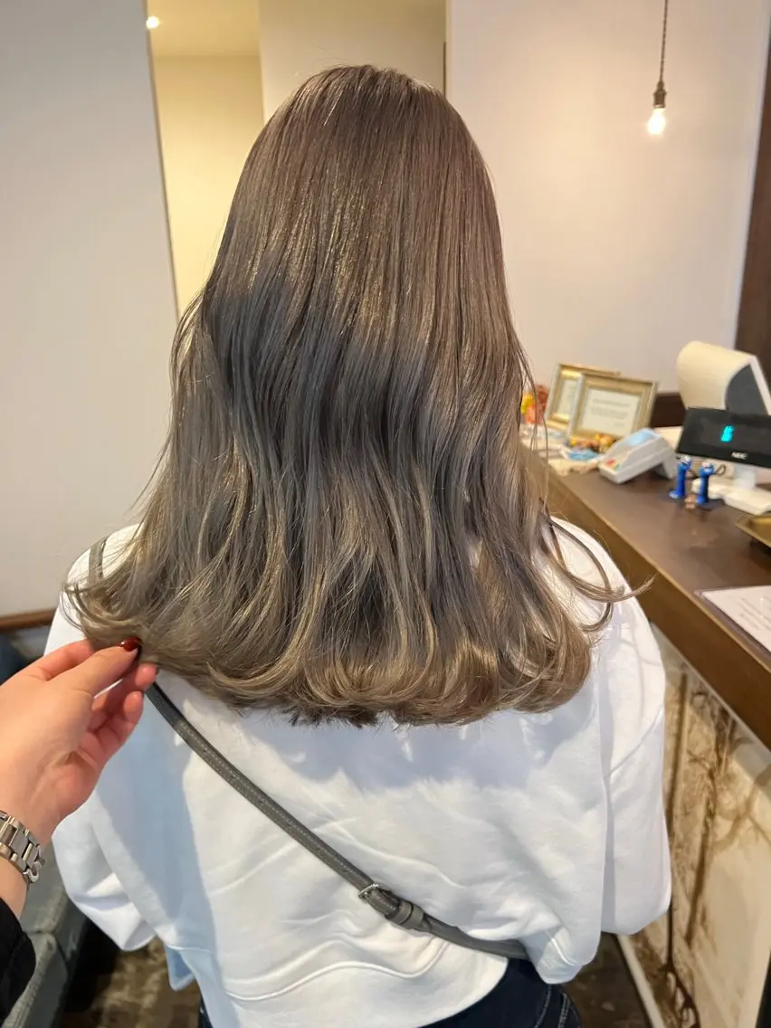 ミディアム ヘアカラー トリートメント 大泉 美久のヘアスタイル