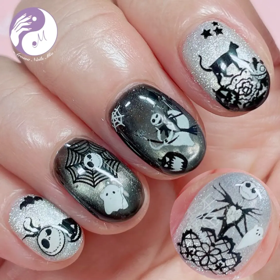 ネイル ジェルネイル ハロウィン マグネットネイル 赤色 .Nails Mio 赤羽西ネイルサロンのネイルデザイン