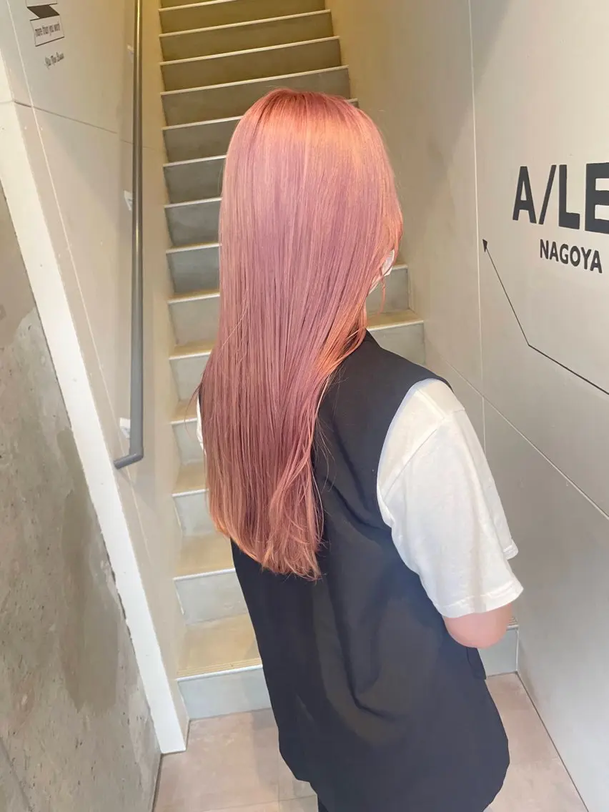 ロング カラー ブリーチ ピンクカラー 久保田 千尋のヘアスタイル