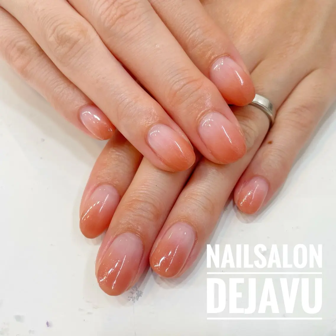 ネイル グラデーション ハンドネイル Nailsalon Dejavuのネイルデザイン