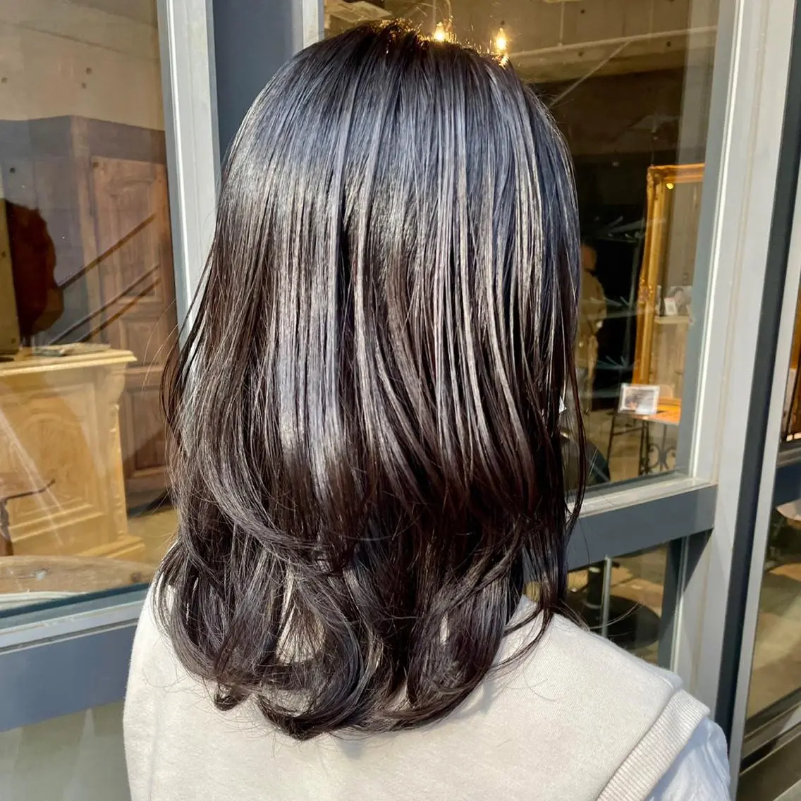 ミディアム カット ヘアカラー トリートメント マネージャー八尾 裕一郎のヘアスタイル