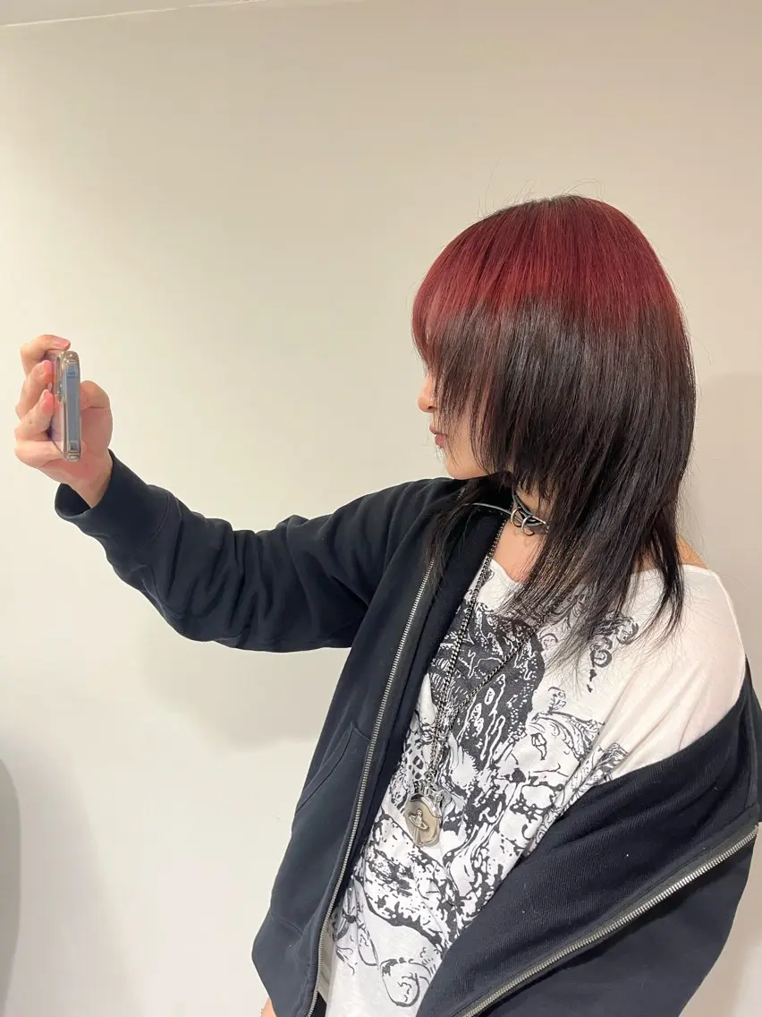 カラー ブリーチ 白石 歩真のヘアスタイル